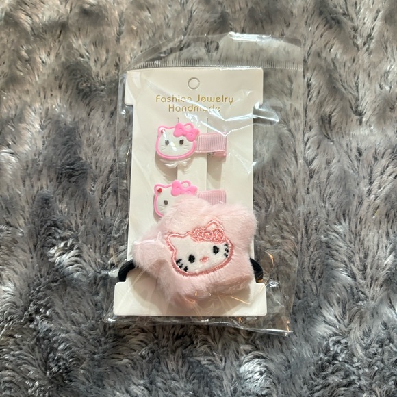 Hello Kitty Bundle - Picture 5 of 11